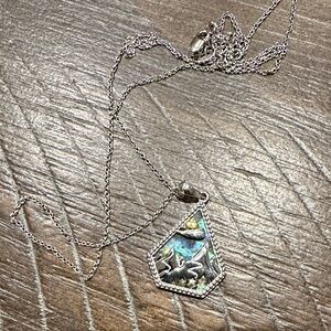 Silver Colored Pendant Necklace with Iridescent